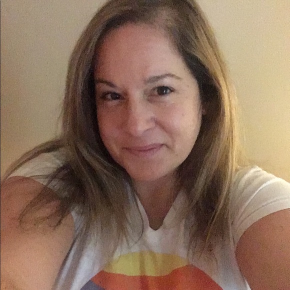 Meet your Posher, Jennifer - Picture 1 of 1